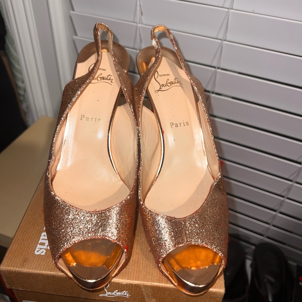 Christian Louboutin Prive 100 Glitter slingbacks in gold - Picture 2 of 10